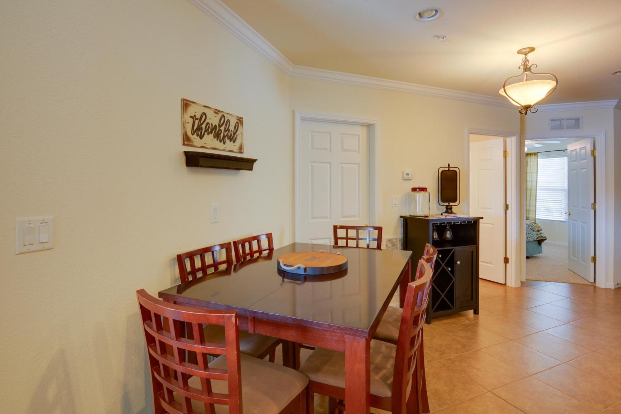 Lakefront Osage Beach Condo With Pool And Water Views! Exterior photo